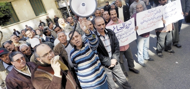 المواطنون وثورة «25 يناير».. مطالب تحققت وأجور زادت