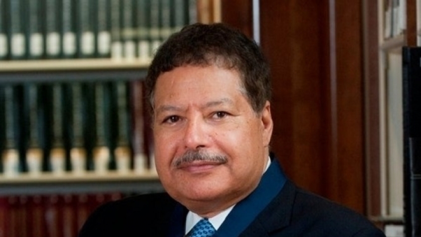 الدكتور أحمد زويل ضمن أهم الشخصيات المصرية