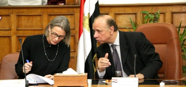 محافظ القاهرة أثناء توقيع بروتوكول مبادرة «سكتك خضرا»