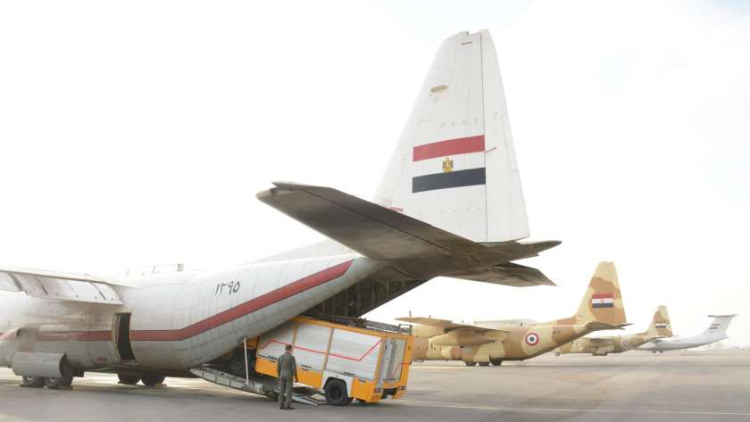 مساعدات مصرية الى ليبيا