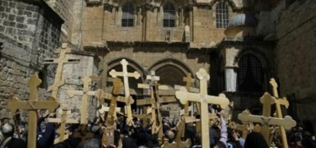 المسيحيون الكاثوليك يحتفلون بالفصح في كنيسة القيامة بالقدس