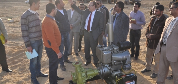 بالصور| محافظ بنى سويف يتفقد بدء أعمال اصلاح منظومة الصرف ببياض العرب الصناعية