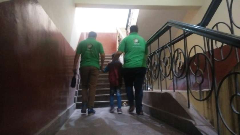 "أطفال بلا مأوى" ينقذ طفل بمحافظة بنى سويف ويلحقه بدار رعاية
