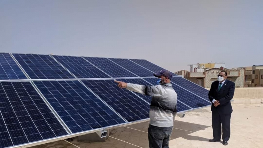 تركيب محطة توليد كهرباء بالطاقة الشمسية في جامعة بني سويف التكنولوجية