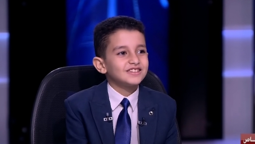 الطفل أحمد تامر حافظ القرآن