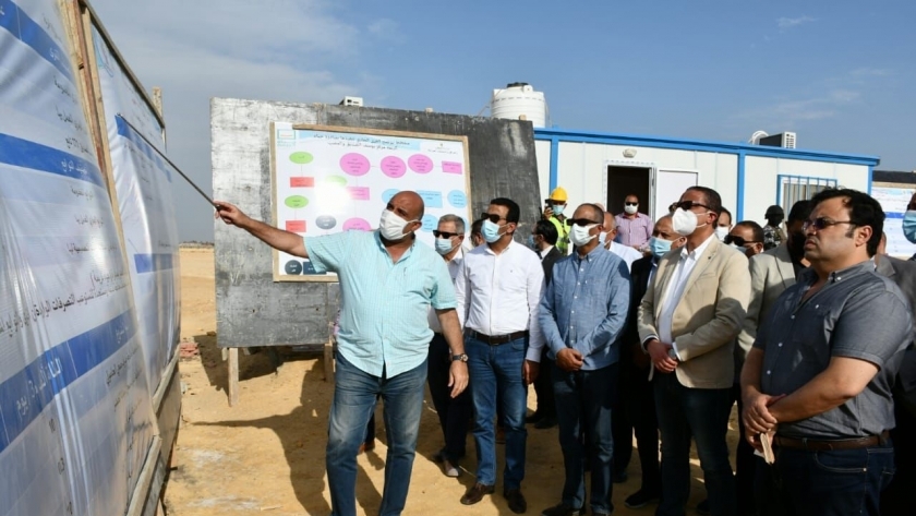 محافظ الفيوم ونائب وزير الإسكان يتفقدان أعمال تطوير محطة مياه قحافة