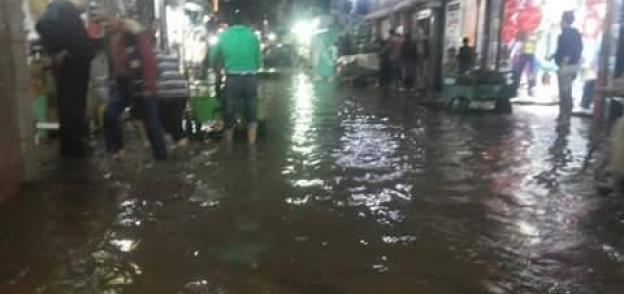 شوارع طنطا تغرق في المياه