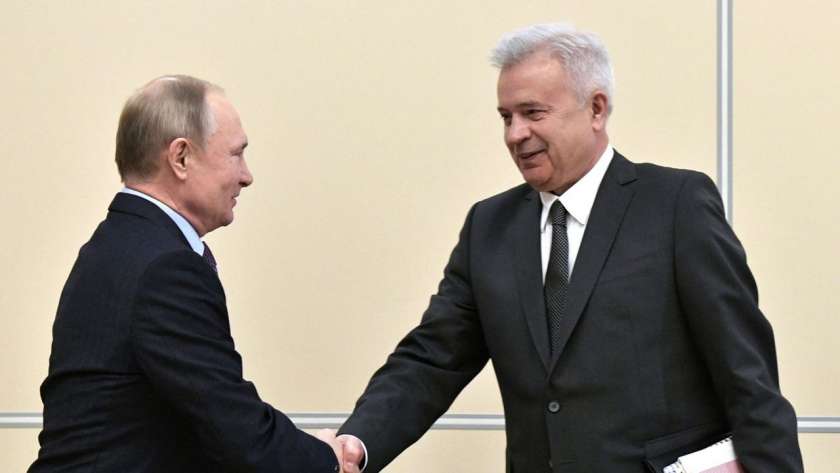 رافيل ماجنوف مع الرئيس الروسي بوتين