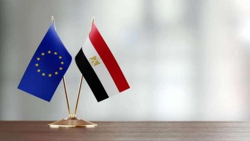 أعلام مصر والاتحاد الأوروبي- ارشيفية