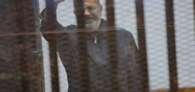 الرئيس المعزول محمد مرسي في إحدى جلسات محاكمته