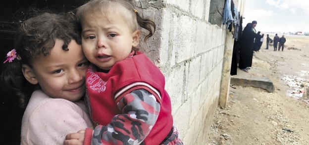 البكاء بين يدى «أطفال سوريا»