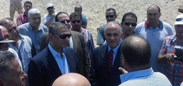 وصول وزير الموارد المائية والري في زيارة تفقدية لكفر الشيخ