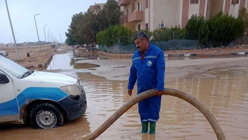 شفط المياه من الشوارع والاحياء بمحافظة جنوب سيناء
