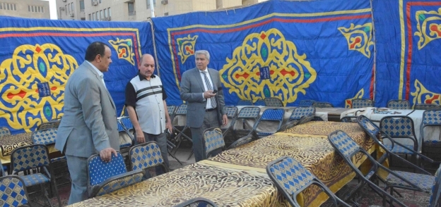 محافظ المنيا يشرف علي تجهيز خيمة رمضان