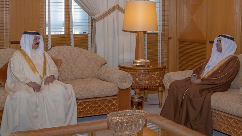 ملك البحرين يستقبل رئيس البرلمان العربي