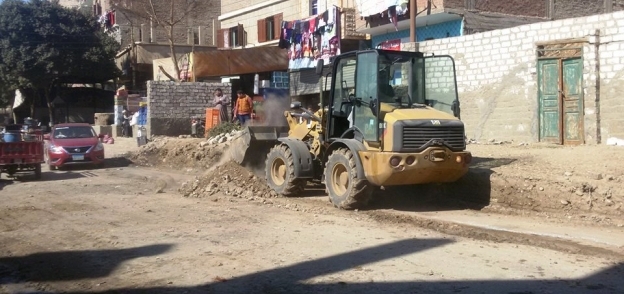 محافظ سوهاج: استمرار اعمال النظافة والتجميل بمدينة أخميم