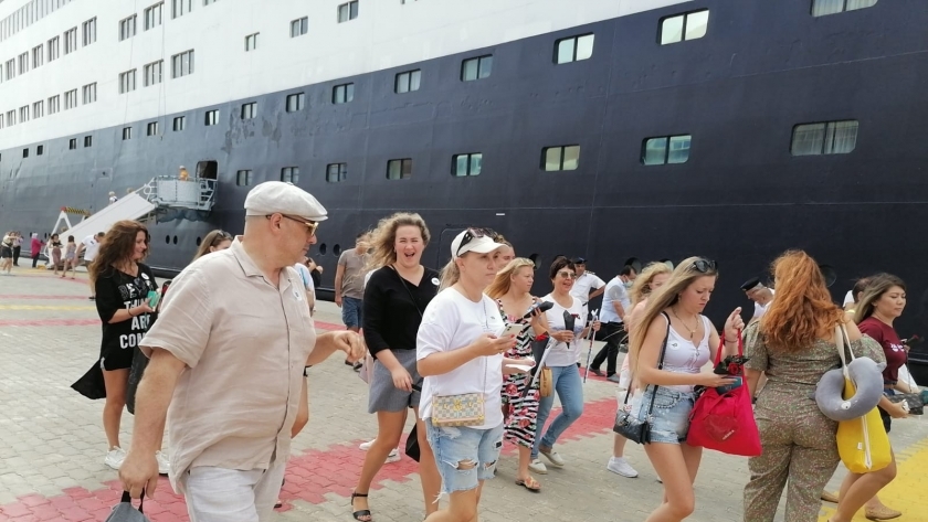 وصول السياح إلى ميناء الإسكندرية