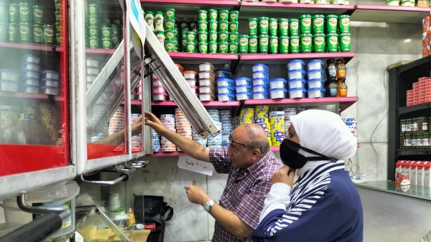 حملات تموينية بالأسواق الغذائية بالإسكندرية