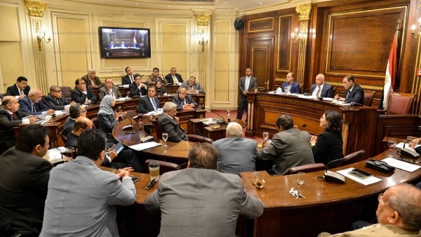 لجنة الصناعة بالبرلمان خلال اجتماعها