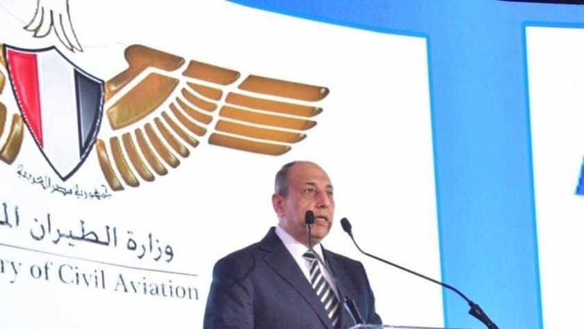 وزبر الطيران المدني خلال مؤتمر المجلس