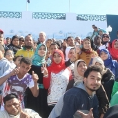 بالصور| وصول فوج ذوي الاحتياجات الخاصة إلى شرم الشيخ ضمن برنامج "إعرف بلدك"