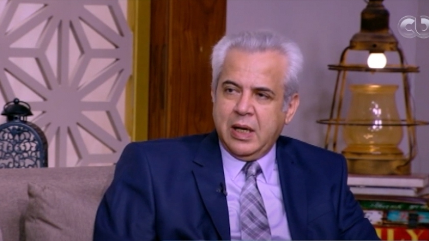 الدكتور طارق سعد، استشاري الأمراض الباطنة والجهاز الهضمي والسكر