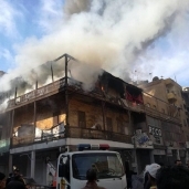 الدخان يتصاعد من مبنى محترق "صورة أرشيفية"
