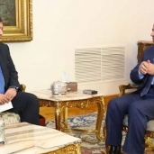 رئيس المخابرات المصرية مع السيسي
