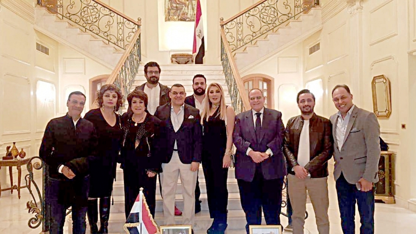 نجوم "نساء من ذهب" في ضيافة سفير مصر بلبنان