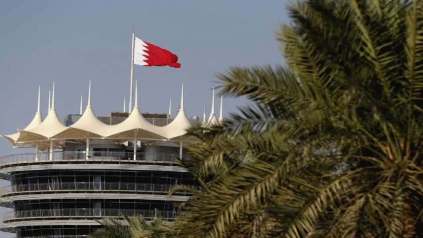 الناخبون يتوجهون لمراكز الاقتراع في البحرين