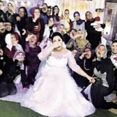 العروسة العراقية وسط فتيات إسكندرية