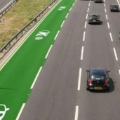 الطريق الأخضر سيتم تخصيصه لشحن السيارات الكهربية