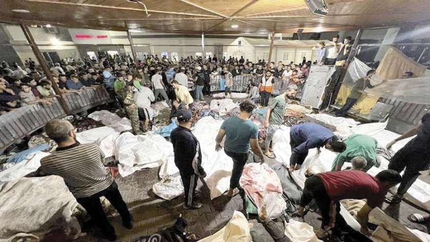 شهداء مستشفى المعمداني جراء القصف الإسرائيلي