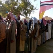بالصور| "المسنون" يتصدرون المشهد الانتخابي في الدائرة الثالثة بجنوب سيناء