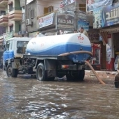بالصور| غرق شوارع المنصورة وتعطل حركة المرور بعد هطول الأمطار