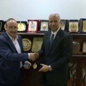 رئيس جامعة الإسكندرية يستقبل الملحق الثقافي الليبى