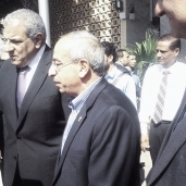 رئيس الوزراء أثناء زيارة معهد الأورام