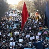مسيرات مؤيدة للنظام في إيران مع إعلانه انتهاء "الفتنة"