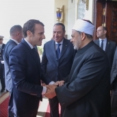استقبال "الطيب" للرئيس الفرنسي