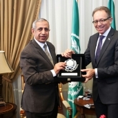 سفير استراليا يزور الاكاديمية العربية للعلوم والتكنولوجيا بالإسكندرية