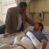مدير أمن الإسكندرية يتفقد حالة مصابي رجال الحماية المدنية