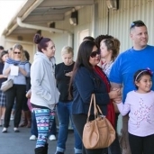 أمريكيون ينتظرون الادلاء بأصواتهم في الانتخابات الرئاسيبة الأمريكية في لورانسفيلا في جورجيا