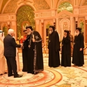 أمير الكويت يستقبل البابا تواضروس في القصر الأميري