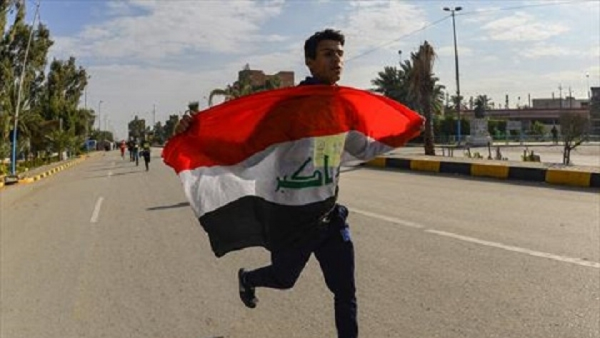 متظاهر عراقي