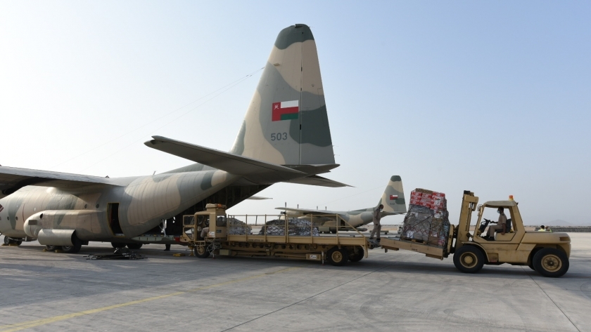 سلطنة عمان تواصل تسيير طائرات نقل عسكرية محملة بمواد إغاثية للبنان