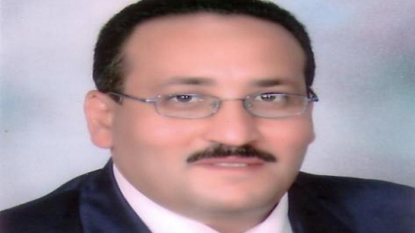 ياسر عثمان مدير مكتبة القاهرة الكبرى