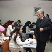 نصار يتفقد سير اعمال امتحانات جامعة القاهرة