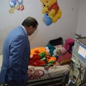 جولة تفقدية لرئيس جامعة سوهاج لقسم الأطفال بالمستشفى الجامعى