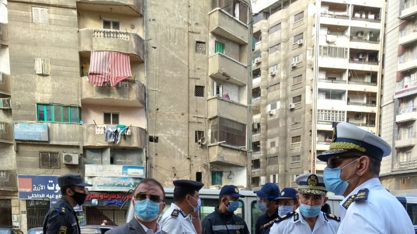 محافظ الإسكندرية ينتقل على الفور لمستشفى البدراوي لمتابعة تداعيات الحريق الحادث به