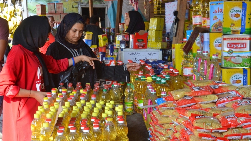 مبادرة حكومية لخفض أسعار السلع تخفيفاً عن المصريين